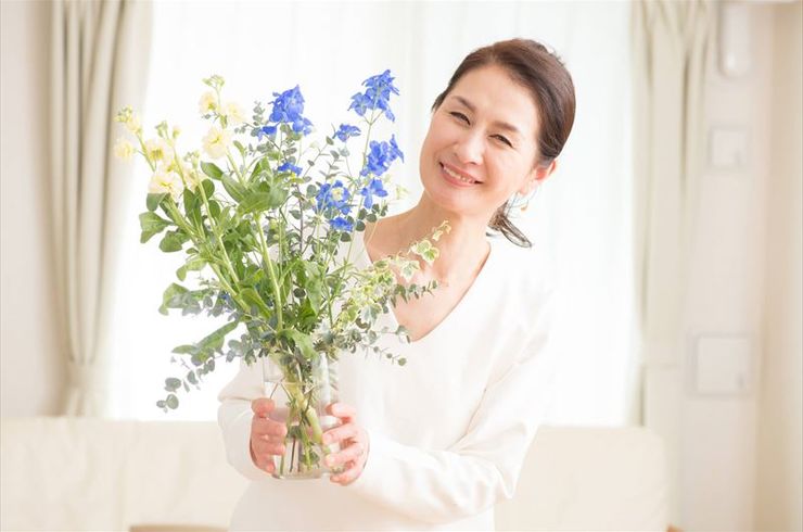 笑顔の女性